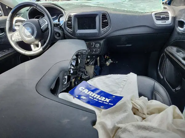3C4NJDBB2JT178876 2018 JEEP COMPASS - Image 8