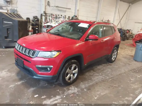 3C4NJDBB2JT192566 2018 JEEP COMPASS - Image 2