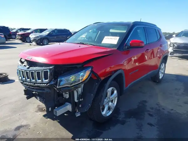 3C4NJDBB2JT202755 2018 JEEP COMPASS - Image 2