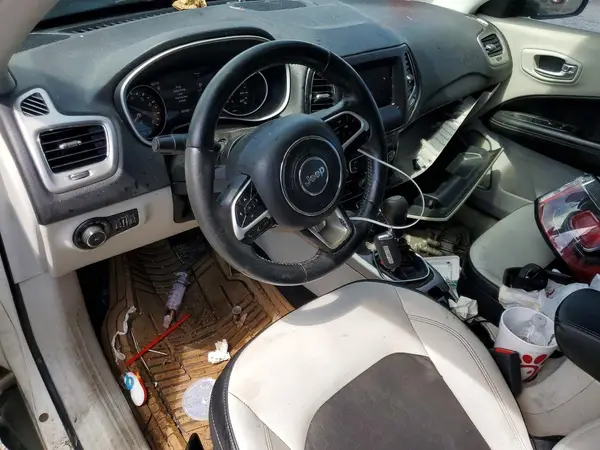 3C4NJDBB2JT206174 2018 JEEP COMPASS - Image 8