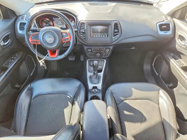 3C4NJDBB2JT222505 2018 JEEP COMPASS - Image 8