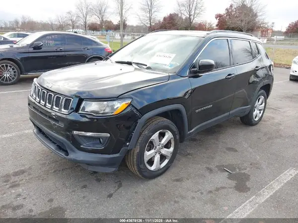 3C4NJDBB2JT222522 2018 JEEP COMPASS - Image 2