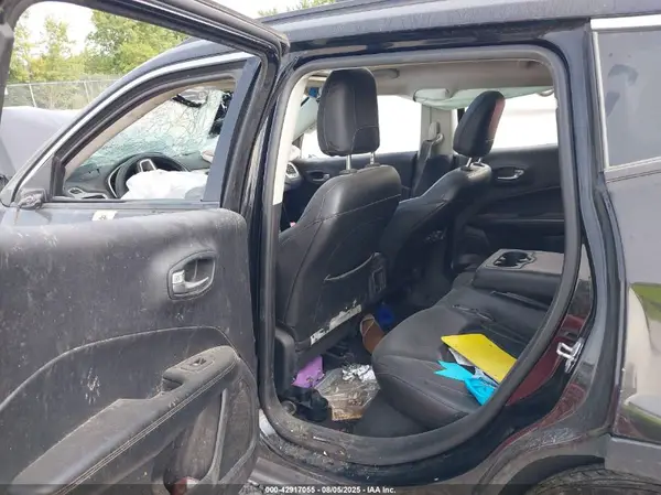 3C4NJDBB2JT222584 2018 JEEP COMPASS - Image 8