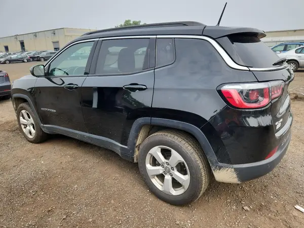 3C4NJDBB2JT222861 2018 JEEP COMPASS - Image 2