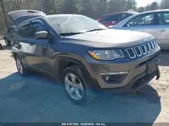 3C4NJDBB2JT230751 2018 JEEP COMPASS