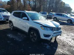 3C4NJDBB2JT238574 2018 JEEP COMPASS