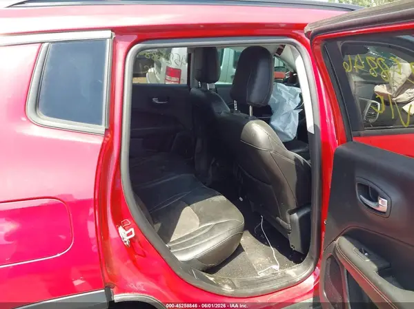 3C4NJDBB2JT239806 2018 JEEP COMPASS - Image 8