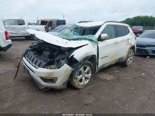 3C4NJDBB2JT248974 2018 JEEP COMPASS - Image 2
