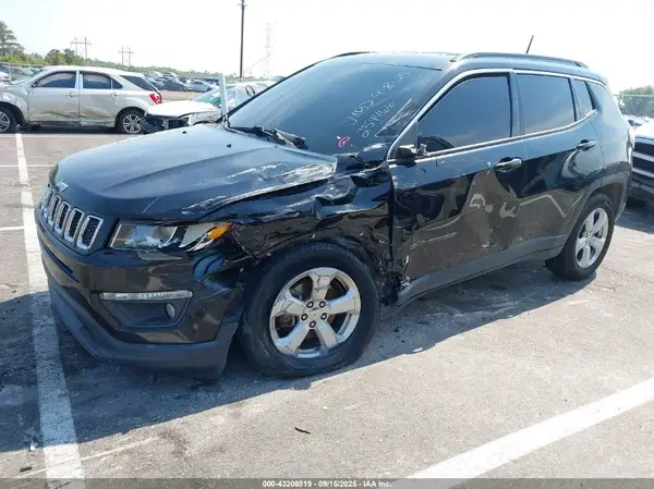 3C4NJDBB2JT254466 2018 JEEP COMPASS - Image 2