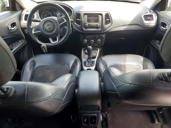 3C4NJDBB2JT255987 2018 JEEP COMPASS - Image 8