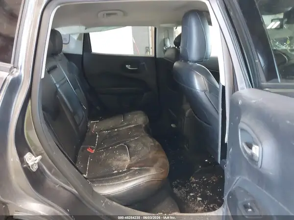 3C4NJDBB2JT255990 2018 JEEP COMPASS - Image 8