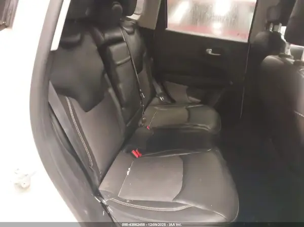 3C4NJDBB2JT256122 2018 JEEP COMPASS - Image 8