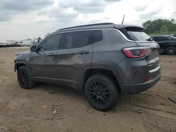 3C4NJDBB2JT256413 2018 JEEP COMPASS - Image 2