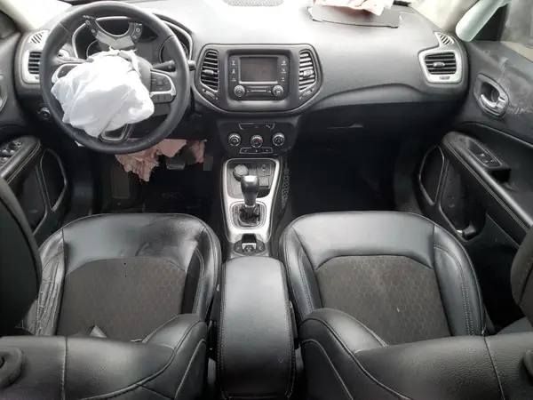 3C4NJDBB2JT256413 2018 JEEP COMPASS - Image 8
