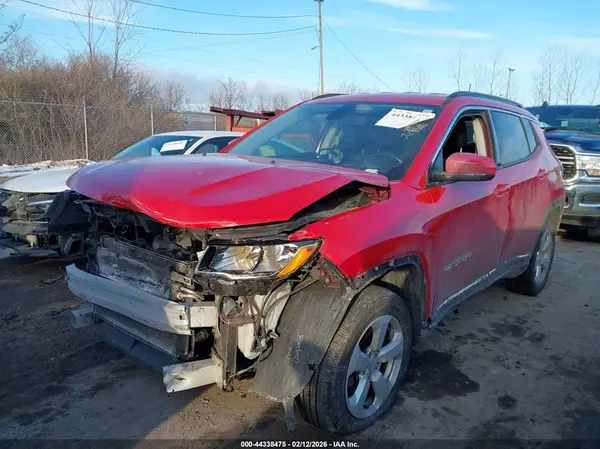 3C4NJDBB2JT265905 2018 JEEP COMPASS - Image 2