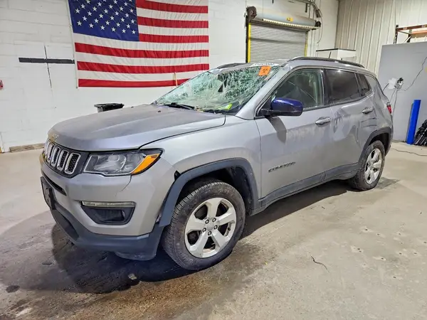 3C4NJDBB2JT270960 2018 JEEP COMPASS - Image 1