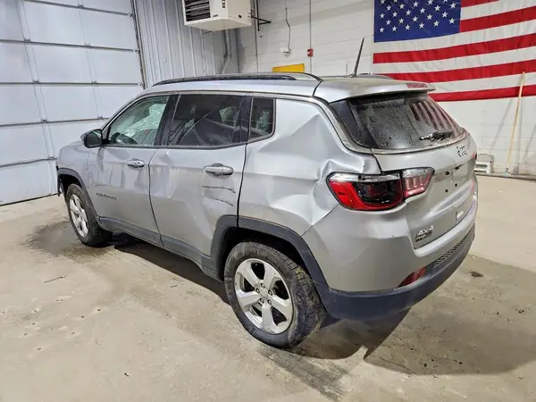 3C4NJDBB2JT270960 2018 JEEP COMPASS - Image 2