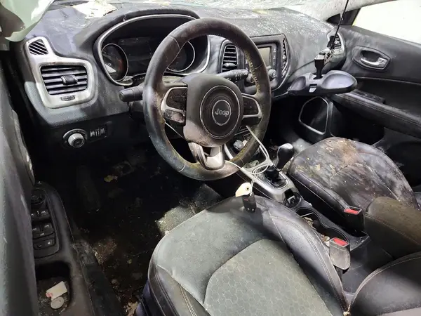3C4NJDBB2JT270960 2018 JEEP COMPASS - Image 8