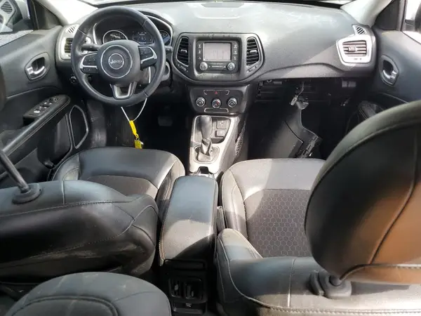 3C4NJDBB2JT282705 2018 JEEP COMPASS - Image 8