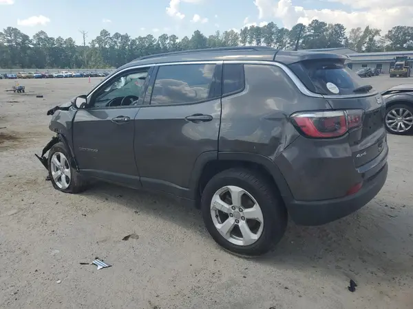 3C4NJDBB2JT282980 2018 JEEP COMPASS - Image 2