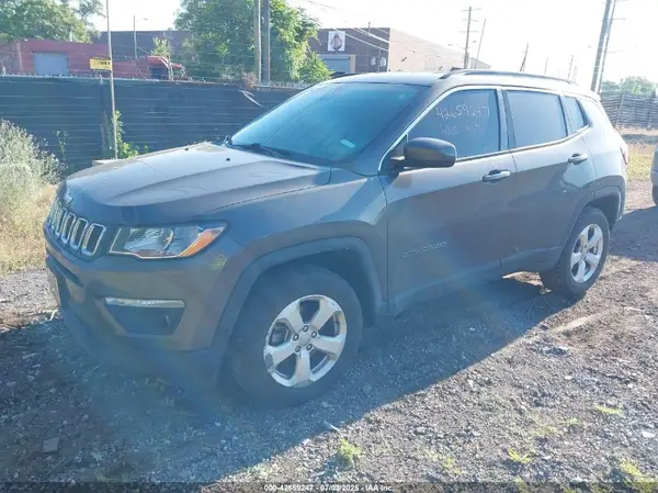 3C4NJDBB2JT283644 2018 JEEP COMPASS - Image 2