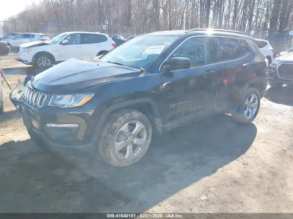 3C4NJDBB2JT284485 2018 JEEP COMPASS - Image 2