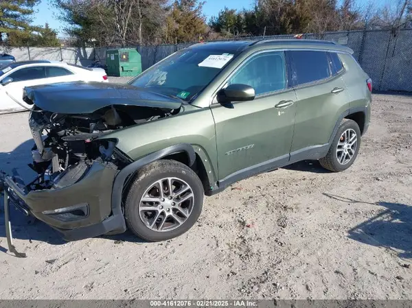 3C4NJDBB2JT284521 2018 JEEP COMPASS - Image 2