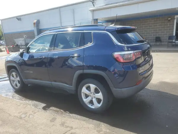 3C4NJDBB2JT291159 2018 JEEP COMPASS - Image 2
