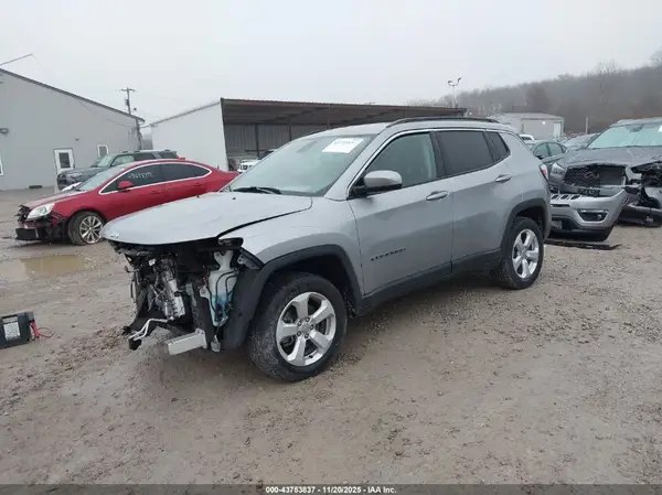 3C4NJDBB2JT291274 2018 JEEP COMPASS - Image 2
