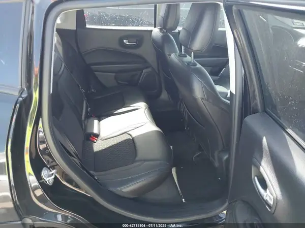 3C4NJDBB2JT299097 2018 JEEP COMPASS - Image 8