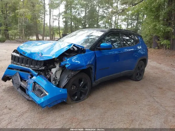 3C4NJDBB2JT299195 2018 JEEP COMPASS - Image 2