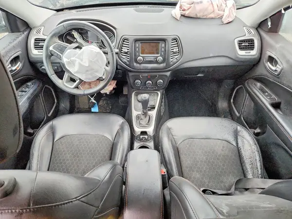 3C4NJDBB2JT300930 2018 JEEP COMPASS - Image 8