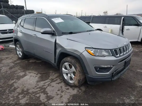 3C4NJDBB2JT314021 2018 JEEP COMPASS - Image 1