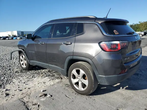 3C4NJDBB2JT332034 2018 JEEP COMPASS - Image 2