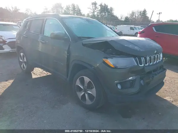 3C4NJDBB2JT334592 2018 JEEP COMPASS - Image 1