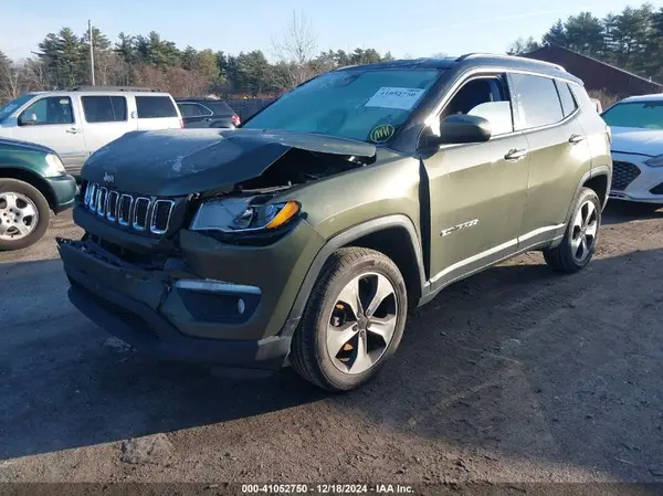 3C4NJDBB2JT334592 2018 JEEP COMPASS - Image 2