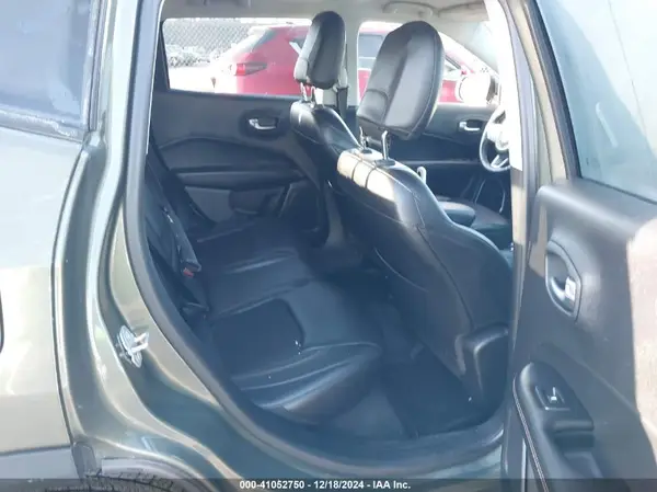3C4NJDBB2JT334592 2018 JEEP COMPASS - Image 8