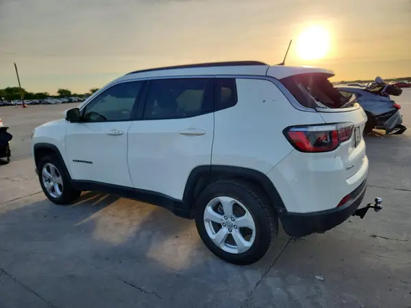 3C4NJDBB2JT337105 2018 JEEP COMPASS - Image 2