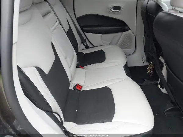 3C4NJDBB2JT343146 2018 JEEP COMPASS - Image 8