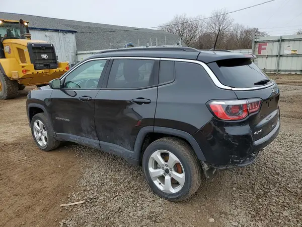 3C4NJDBB2JT345303 2018 JEEP COMPASS - Image 2