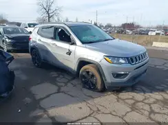 3C4NJDBB2JT349366 2018 JEEP COMPASS