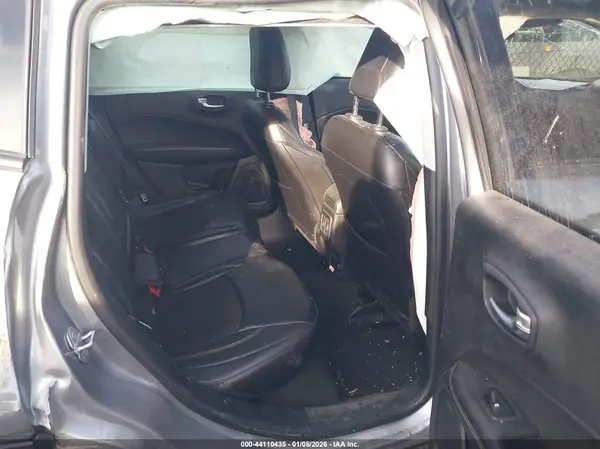 3C4NJDBB2JT349366 2018 JEEP COMPASS - Image 8