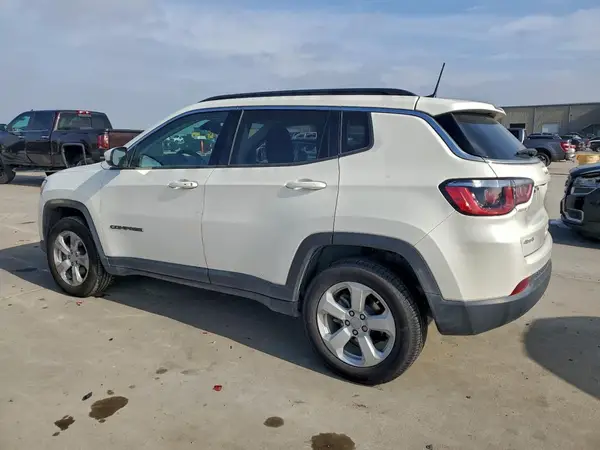 3C4NJDBB2JT349576 2018 JEEP COMPASS - Image 2