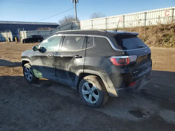 3C4NJDBB2JT349805 2018 JEEP COMPASS - Image 2