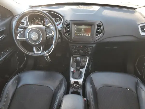 3C4NJDBB2JT349805 2018 JEEP COMPASS - Image 8