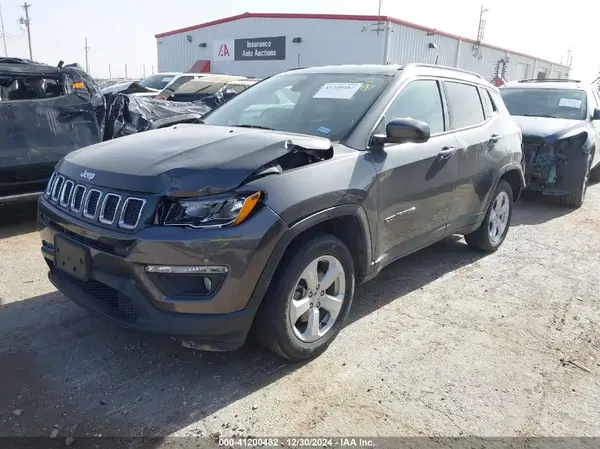 3C4NJDBB2JT361002 2018 JEEP COMPASS - Image 2