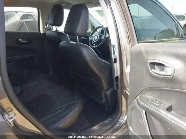 3C4NJDBB2JT361002 2018 JEEP COMPASS - Image 8