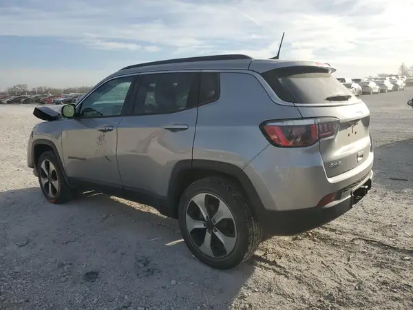 3C4NJDBB2JT361260 2018 JEEP COMPASS - Image 2