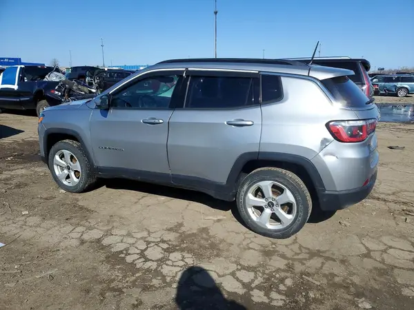 3C4NJDBB2JT373280 2018 JEEP COMPASS - Image 2