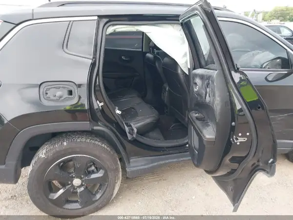 3C4NJDBB2JT373358 2018 JEEP COMPASS - Image 8